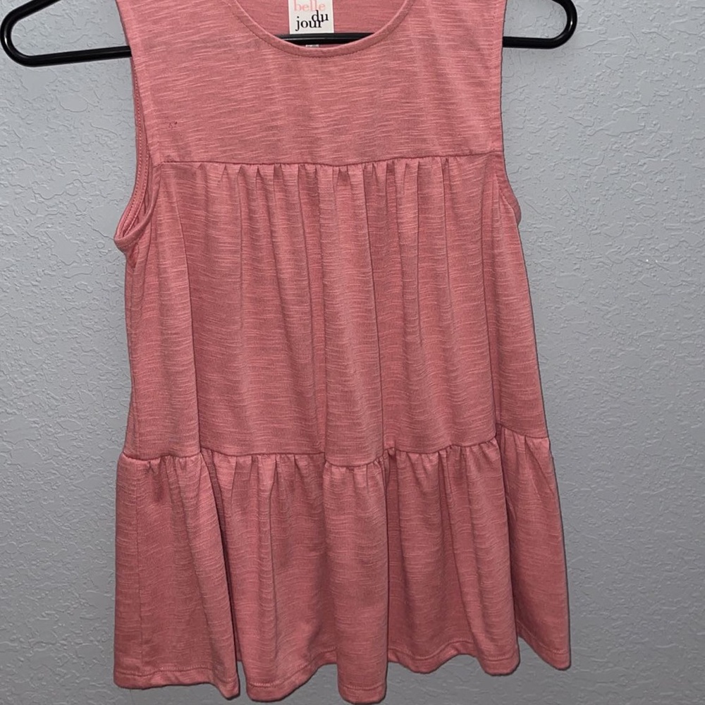 pink tank top